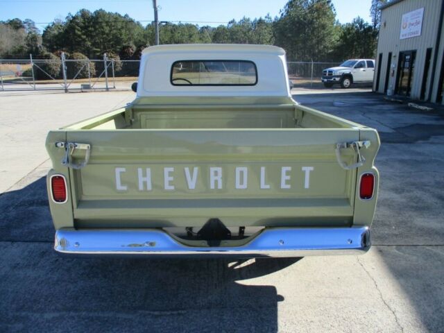 Chevrolet C-10 1965 image number 2