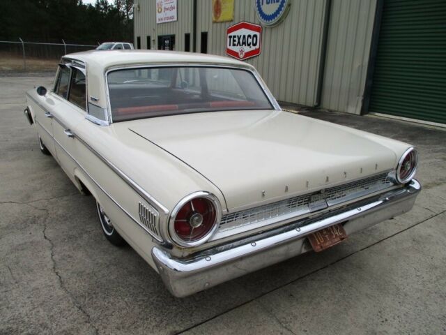 Ford Galaxie 1963 image number 25