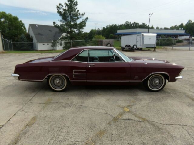 Buick Riviera 1963 image number 28