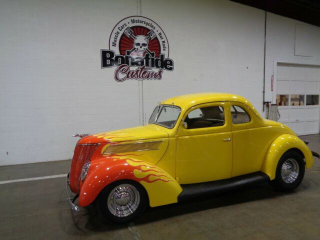 Ford Coupe 1937 image number 0