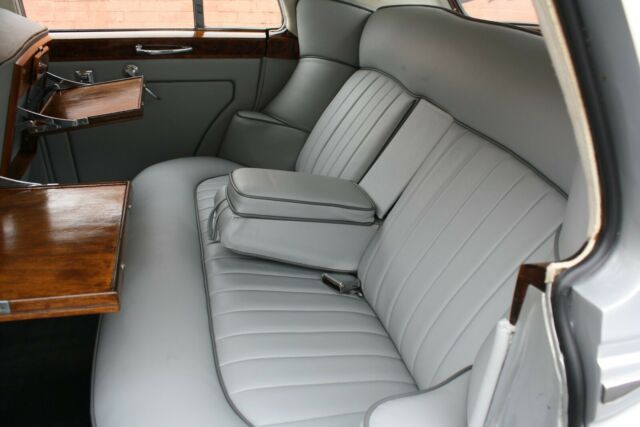 Rolls-Royce Silver Cloud 1960 image number 21