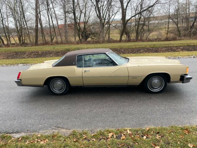 Oldsmobile Toronado 1973 image number 29