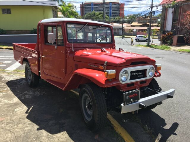 Toyota Land Cruiser 1974 image number 1