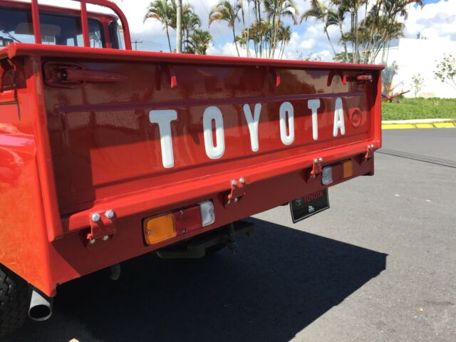 Toyota Land Cruiser 1974 image number 2