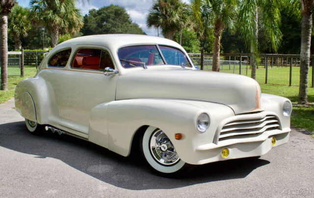 Chevrolet Fleetline Aero-Sedan 1947 image number 25