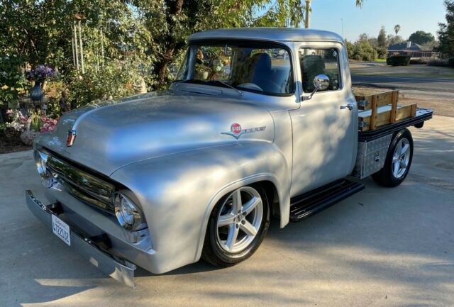 Ford F-100 1956 image number 0