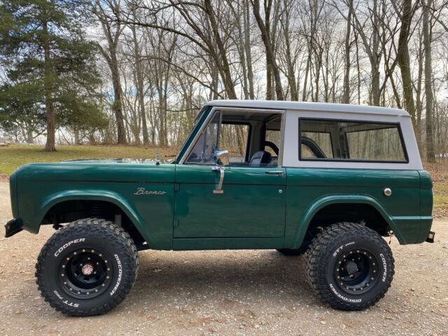 Ford Bronco 1975 image number 26