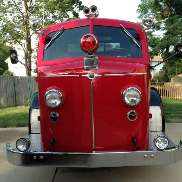 American LaFrance RestoMod 1952 image number 1