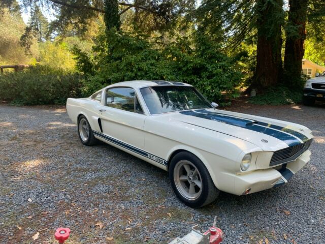 Ford Mustang 1966 image number 12