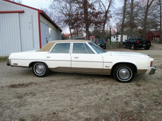 Chrysler Newport 1977 image number 6