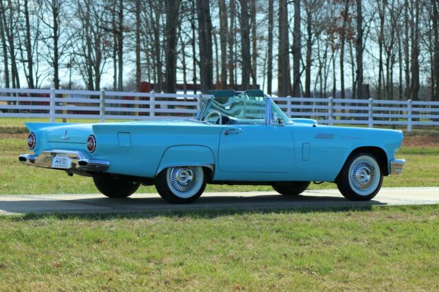 Ford Thunderbird 1957 image number 29