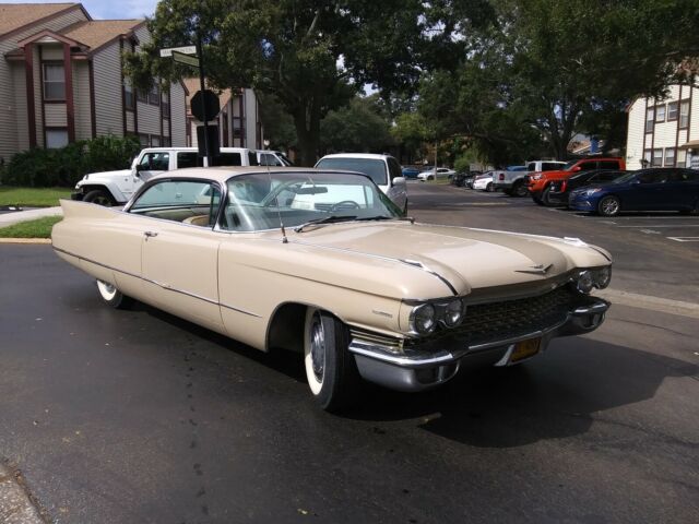 Cadillac Series 62 1960 image number 26