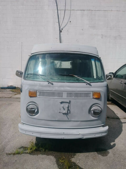 Volkswagen Bus/Vanagon 1975 image number 2