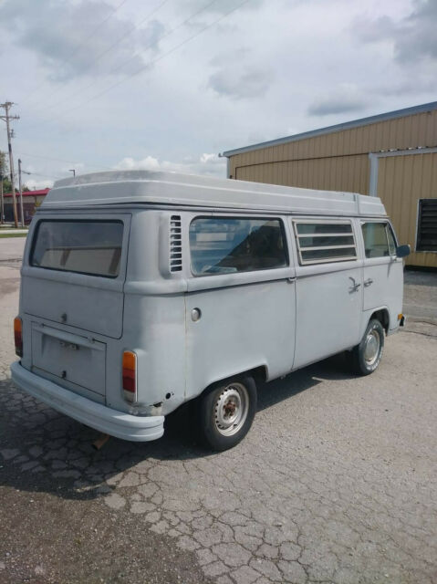 Volkswagen Bus/Vanagon 1975 image number 29