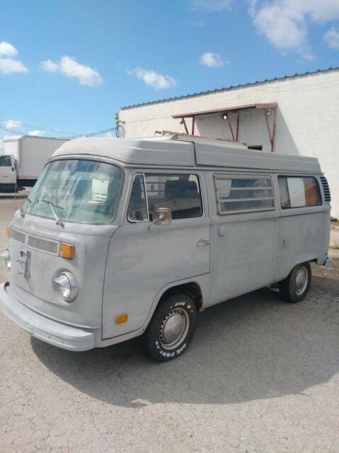 Volkswagen Bus/Vanagon 1975 image number 32