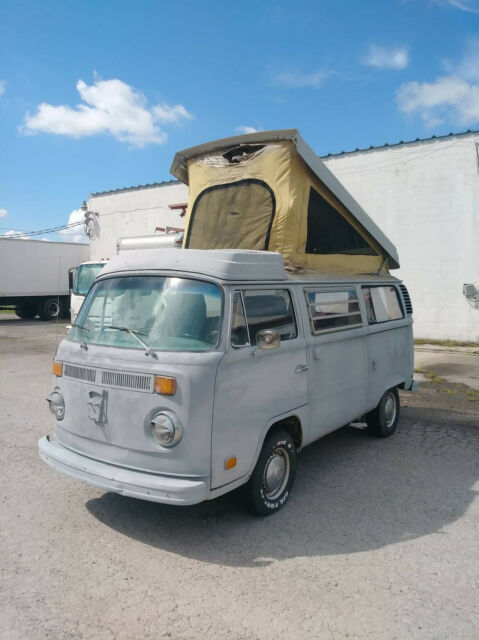 Volkswagen Bus/Vanagon 1975 image number 33