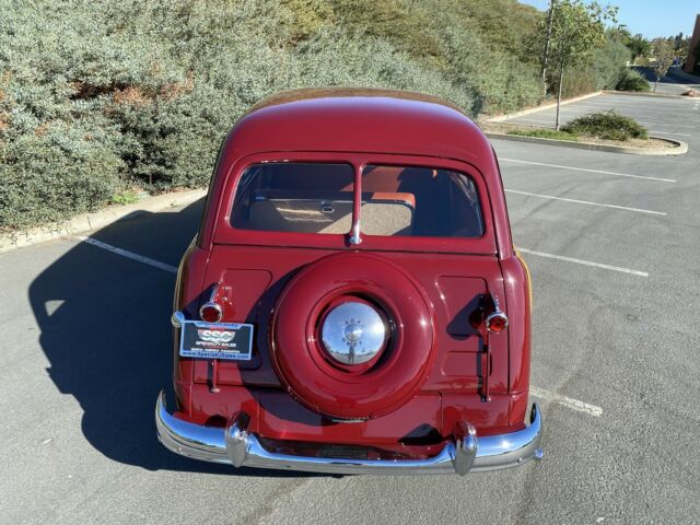 Ford Custom Deluxe Woody 1950 image number 32