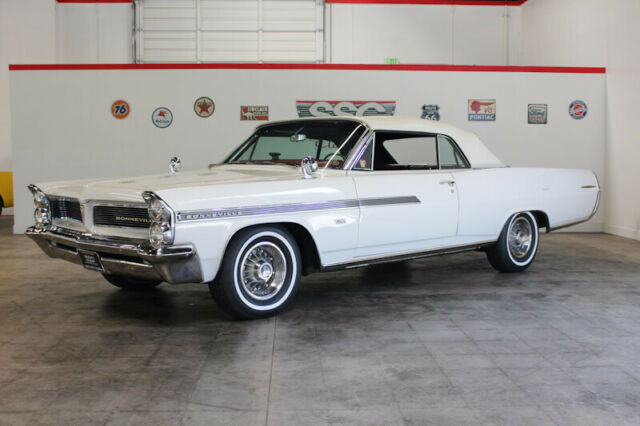 Pontiac Bonneville 1963 image number 24