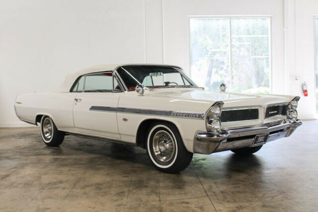 Pontiac Bonneville 1963 image number 27