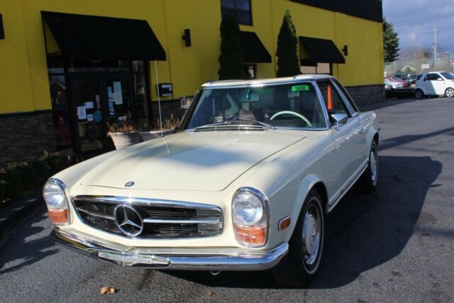 Mercedes-Benz SL-Class 1970 image number 28