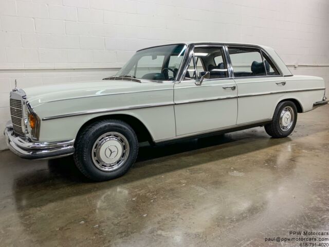 Mercedes-Benz 300-Series 1968 image number 1