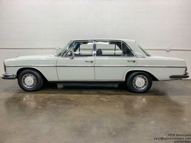 Mercedes-Benz 300-Series 1968 image number 12