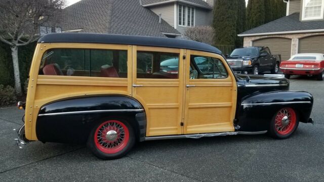 Ford Woodie 1947 image number 1