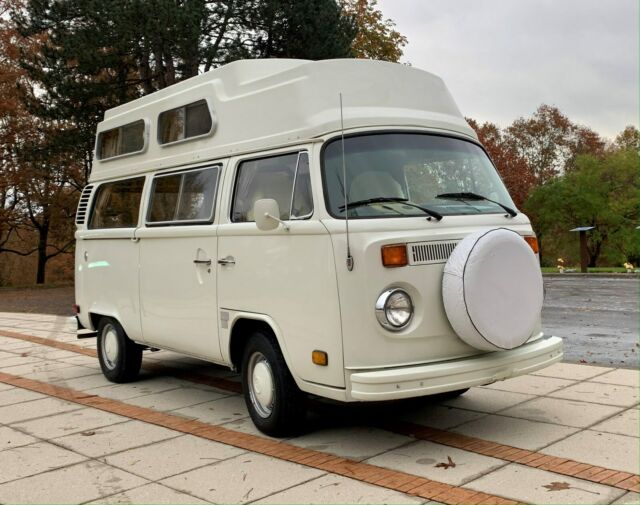 Volkswagen Bus/Vanagon 1976 image number 26