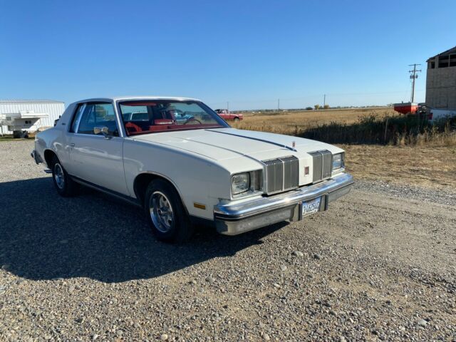 Oldsmobile Cutlass 1979 image number 0