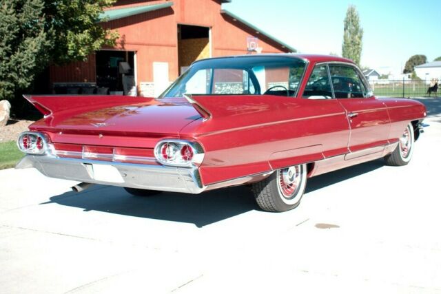 Cadillac Deville 1961 image number 2