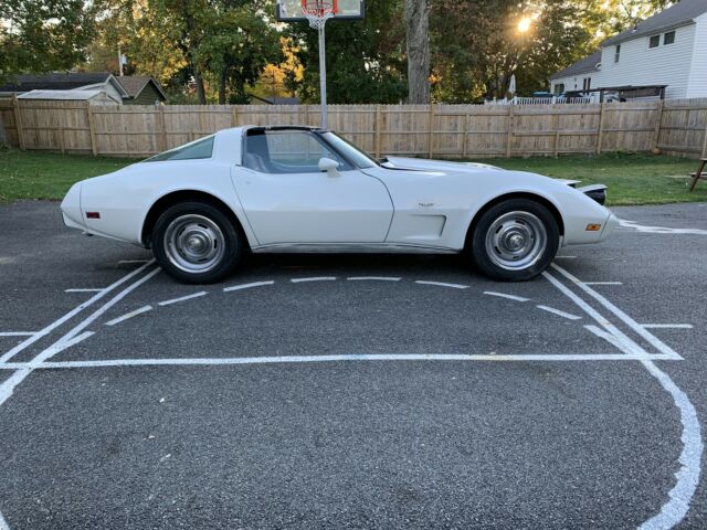 Chevrolet Corvette 1979 image number 1