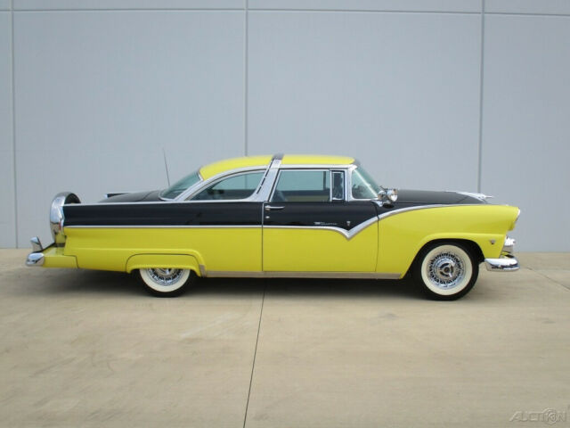 Ford Crown Victoria 1955 image number 17