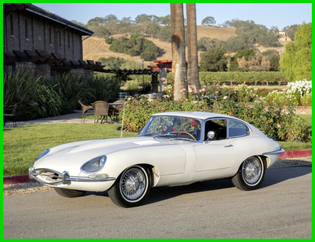 Jaguar E-Type 1966 image number 0