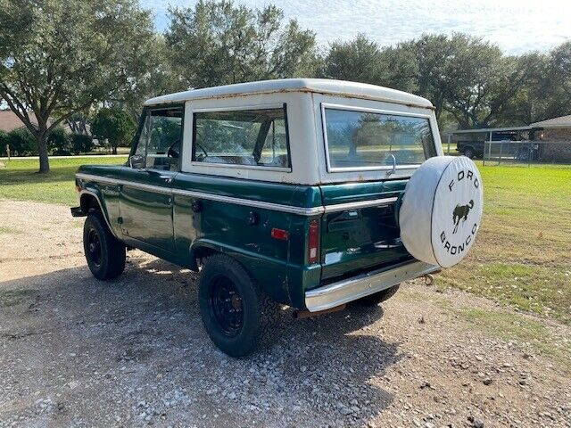 Ford Bronco 1975 image number 2