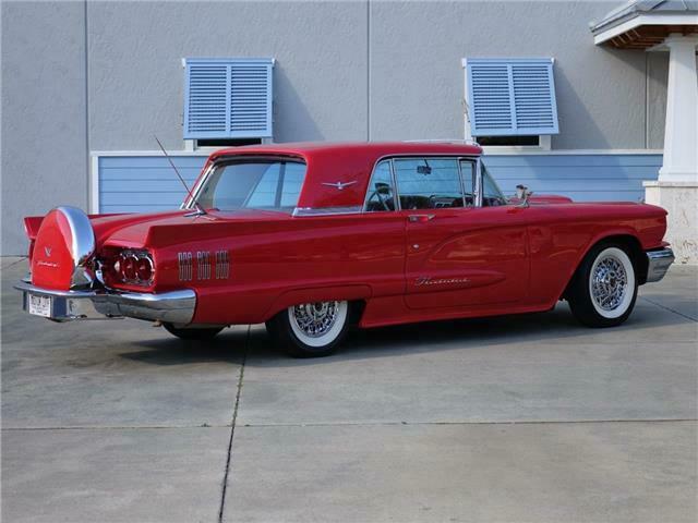 Ford Thunderbird 1960 image number 2