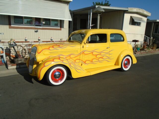 Plymouth 2 door sedan 1936 image number 1