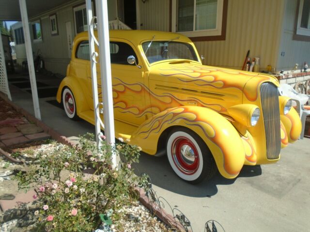 Plymouth 2 door sedan 1936 image number 22