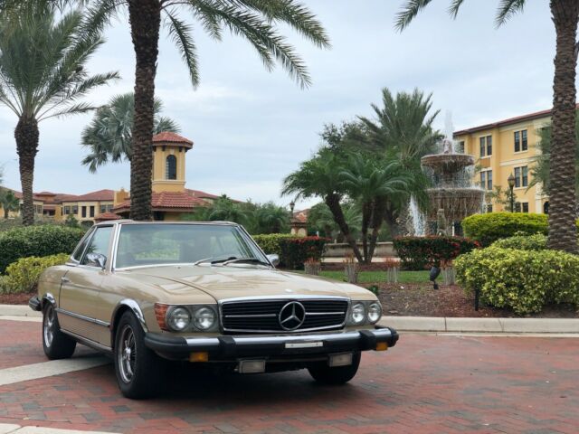 Mercedes-Benz SL-Class 1975 image number 24