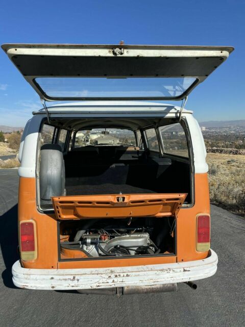 Volkswagen bus 1972 image number 1