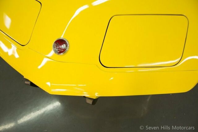 Chevrolet Corvette 1976 image number 32