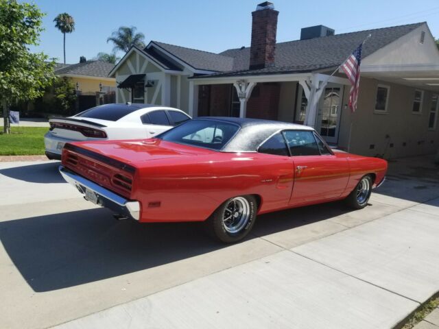 Plymouth Road Runner 1970 image number 13