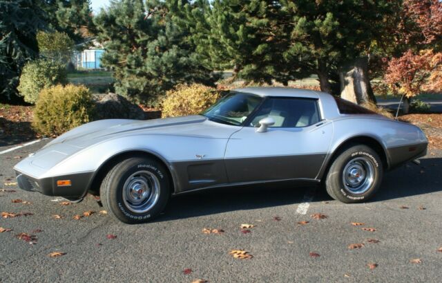 Chevrolet Corvette 1978 image number 0