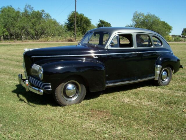 Nash Ambassador 1941 image number 2