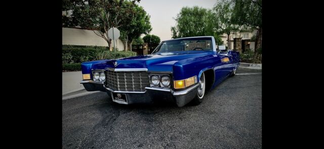 Cadillac DeVille Convertible 1969 image number 0