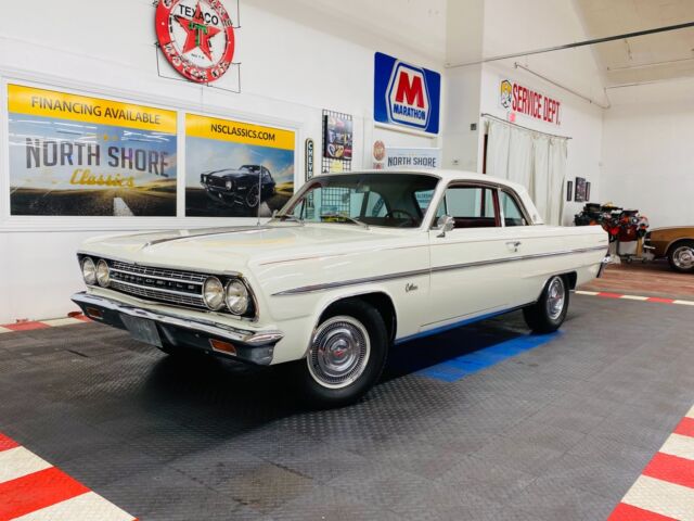 Oldsmobile Cutlass F-85 1963 image number 25