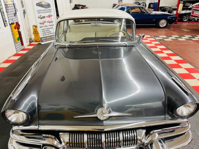 Pontiac Chieftain 1957 image number 11