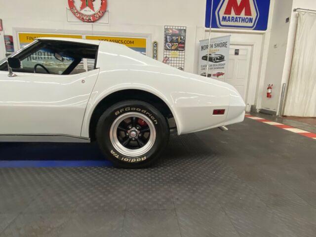 Chevrolet Corvette 1975 image number 46