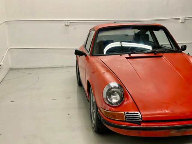 Porsche 911 1971 image number 2