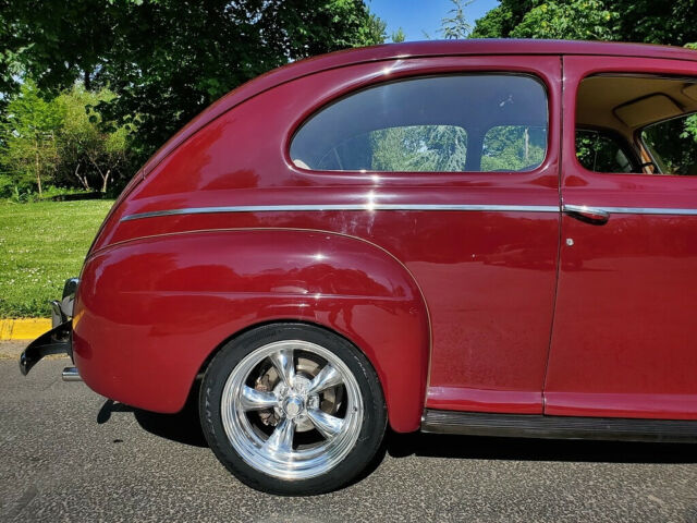 Ford 2 Door Sedan 1941 image number 11