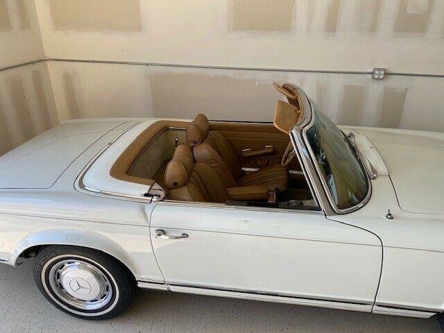 Mercedes-Benz SL-Class 1970 image number 21